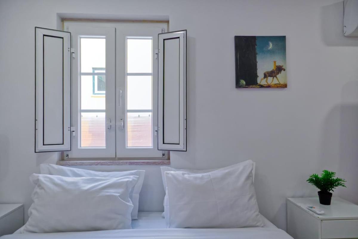 Cozy & Modern Retreat In Lissabon